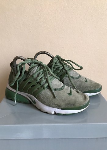 36 Beden Nike Bağcıklı Kadın Spor Ayakkabı