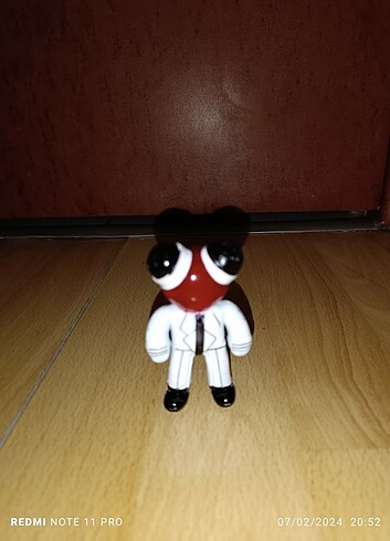 Rainbowfriends Red Figürü