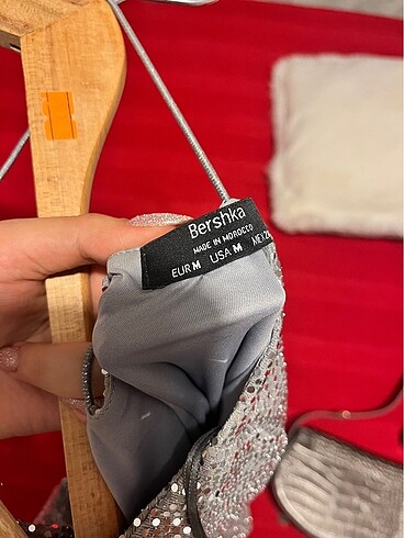 m Beden gri Renk bershka pullu elbise