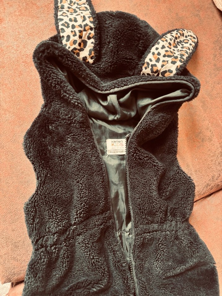 Kız Çocuk Siyah Peluş Yelek - Görsel 3