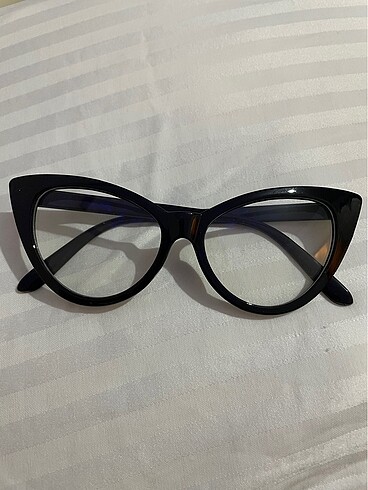 Şeffaf cat eye gözlük