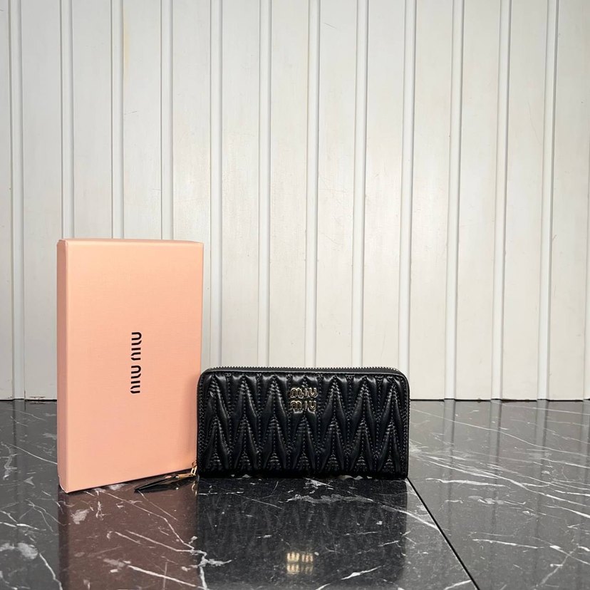 Miu Miu Modern Klasik Deri Cüzdan - Görsel 3