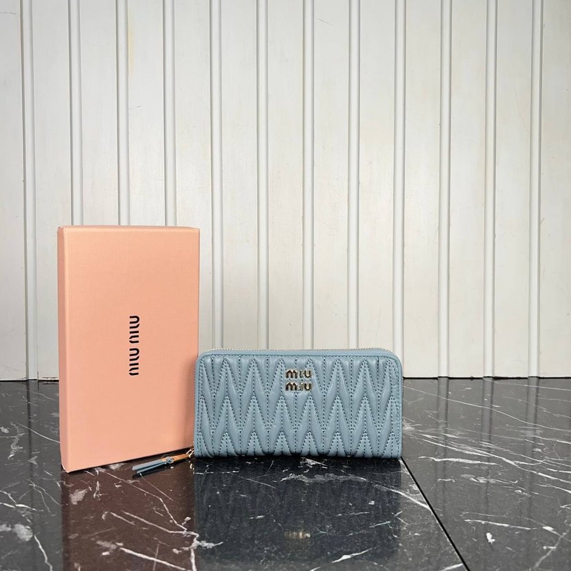 Miu Miu Modern Klasik Deri Cüzdan - Görsel 4