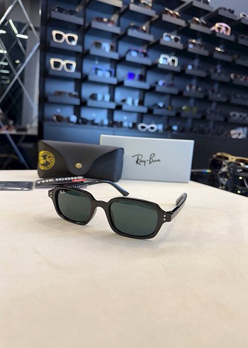 Ray Ban