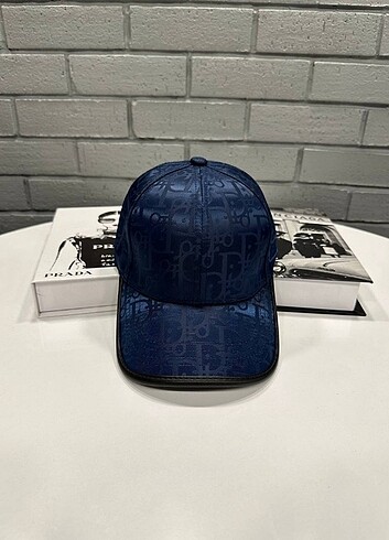 Beden christian dior şapka
