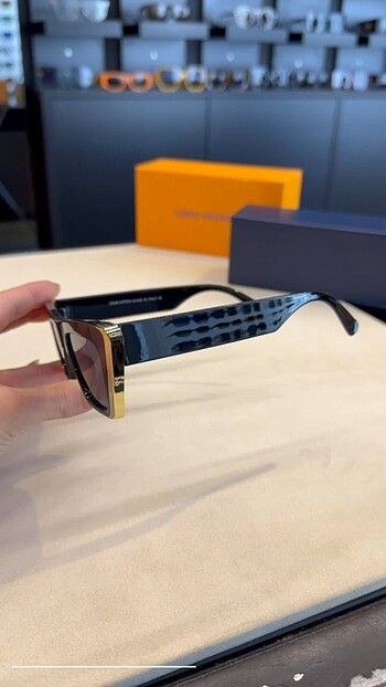 Beden siyah Renk Louis vuitton gözlük
