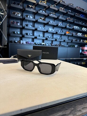 Prada gözlük