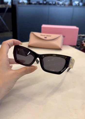 Miu Miu Miu Miu Kadın Güneş Gözlüğü