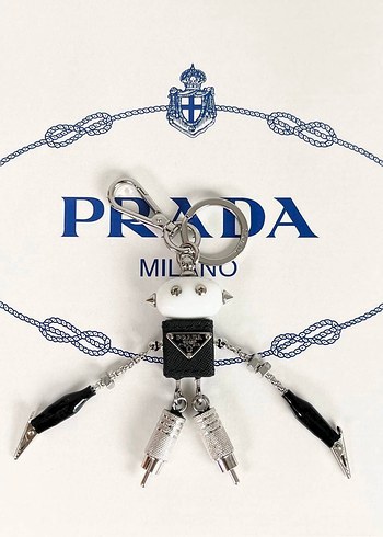 Prada çanta charmı süsü anahtarlık