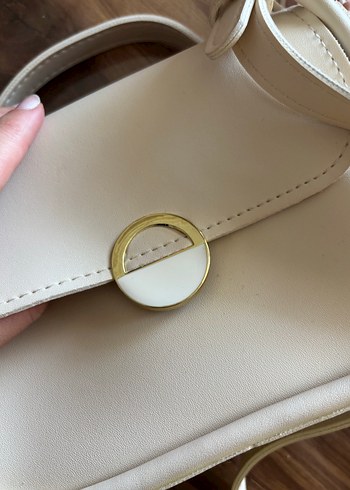 Beyaz Deri Tokalı Modern Klasik Kadın Çanta - Görsel 5