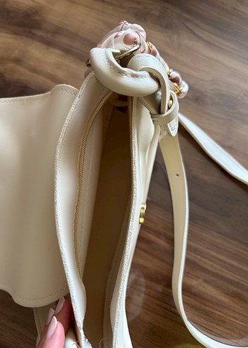 Beyaz Deri Tokalı Modern Klasik Kadın Çanta - Görsel 6