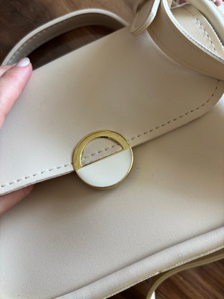 Beyaz Deri Tokalı Modern Klasik Kadın Çanta - Görsel 5