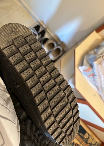 Siyah Kürklü Kadın Bot - Görsel 4