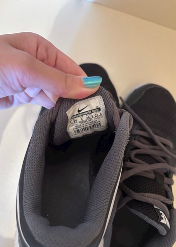 Nike Gri Bağcıklı Kadın Spor Ayakkabı - Görsel 3