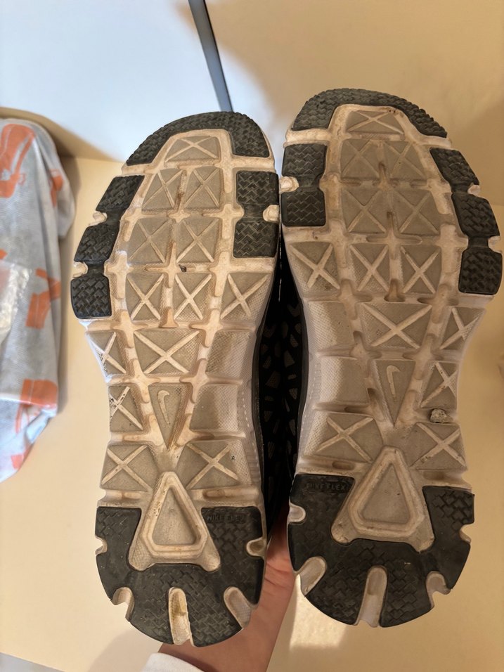 Nike Gri Bağcıklı Kadın Spor Ayakkabı - Görsel 4