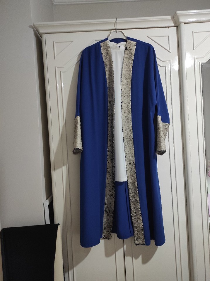 Uzun Kollu Mavi  ve beyaz payetli abiye ceket ve bluz - Görsel 2