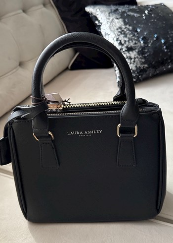 Laura Ashley Siyah Deri Kadın Çanta