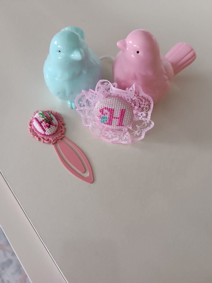 Dantel Detaylı Renkli Nakışlı Kız Tokaları - Görsel 2