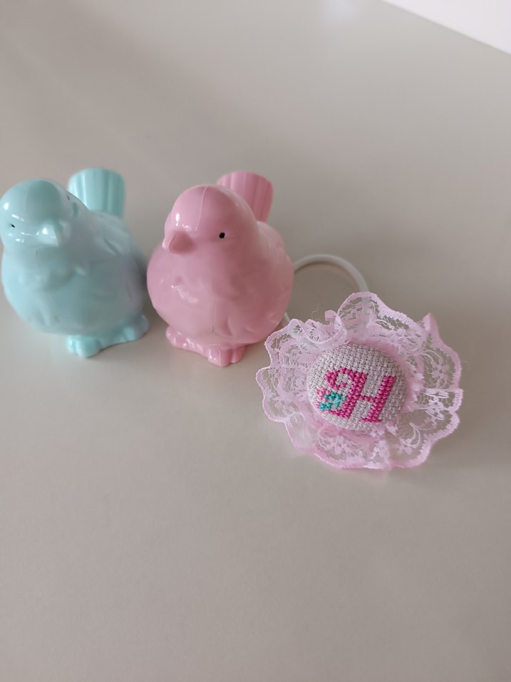 Dantel Detaylı Renkli Nakışlı Kız Tokaları - Görsel 3