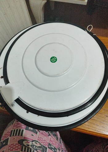 Beyaz ve kırmızı kanatlı vantilatör - Görsel 3