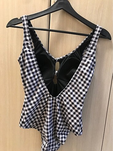 LC Waikiki Sırt dekolteli mayokini