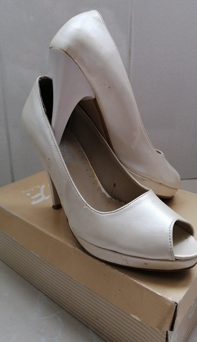 Beyaz Deri Dolgu Topuklu Kadın Stiletto - Görsel 3