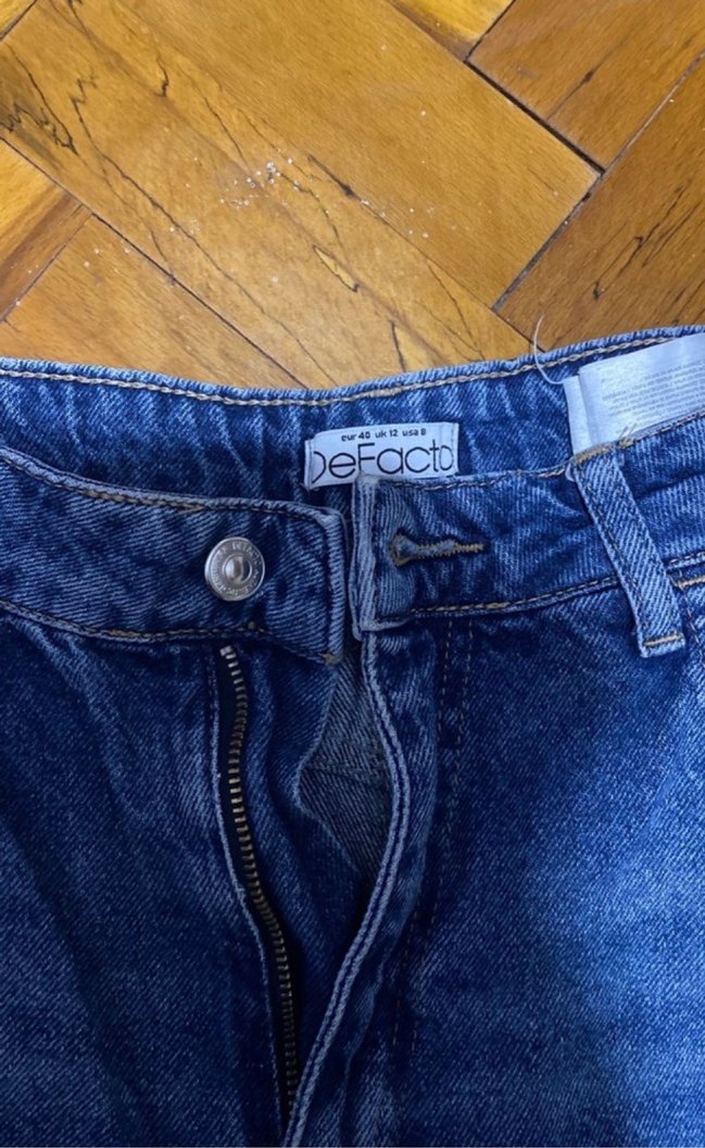 Kadın Lacivert Bol Kesim Yırtık Detaylı Midi Kot Pantolon - Görsel 2