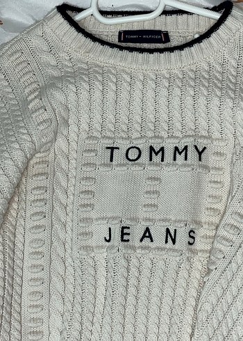 Tommy Jeans Beyaz Örgü Kadın Kazak - Görsel 3