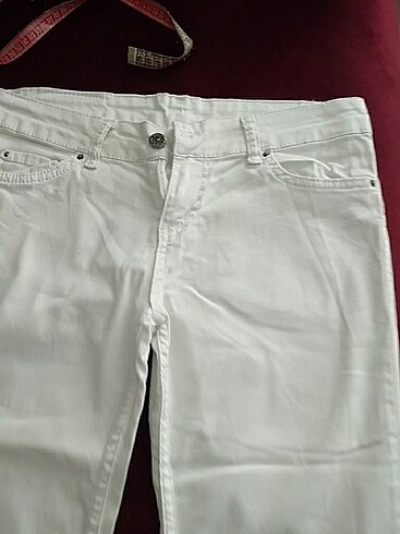31 Beden beyaz Renk Likralı pantolun 