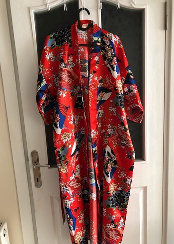 Uzun Desenli Kırmızı Kadın Kimono
