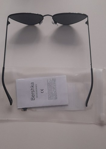 Bershka Siyah Minimalist Gotik Kadın Gözlüğü