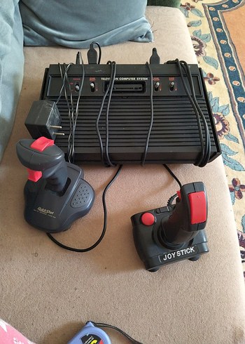  Beden Renk Koyu Kırmızı Joystick ve Oyun Konsolu