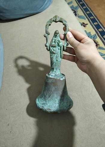 Eski, bronz Meryem Ana fiğürlü çan - Görsel 8