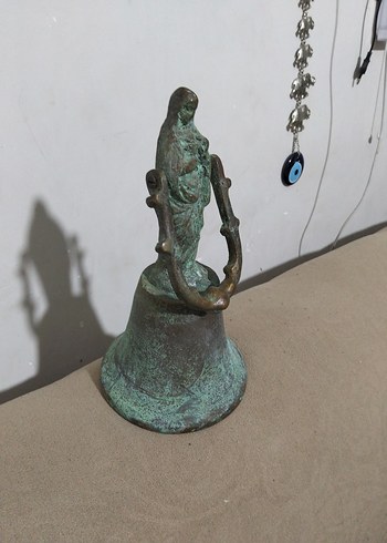 Eski, bronz Meryem Ana fiğürlü çan - Görsel 2