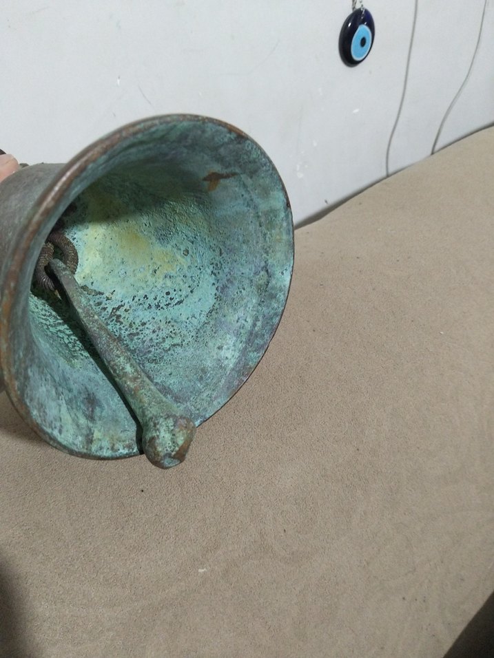 Eski, bronz Meryem Ana fiğürlü çan - Görsel 5