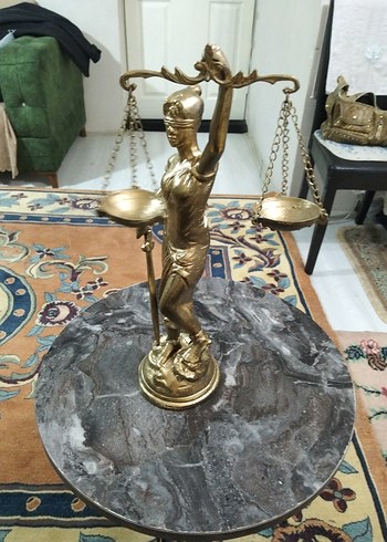 Altın Renkli Adalet Heykeli Figürü - Görsel 8