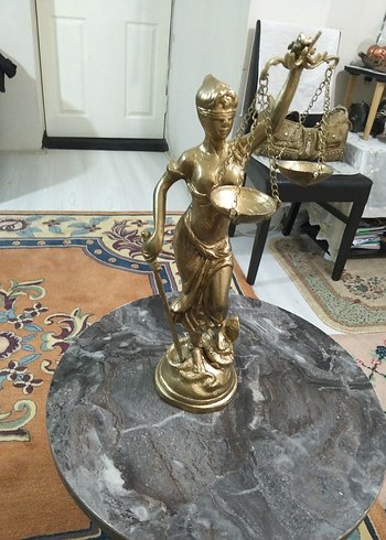 Altın Renkli Adalet Heykeli Figürü - Görsel 4