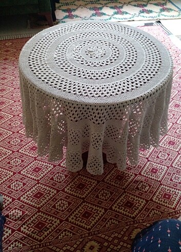 Dantel masa örtüsü