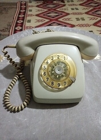 Nostaljik çevirmeli telefon