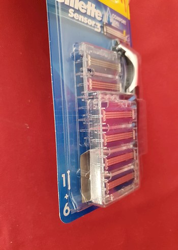Gillette Sensor 3 Erkek Tıraş Bıçağı ve 6 Yedek
