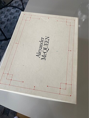 Alexander McQueen Alexander mcQueen