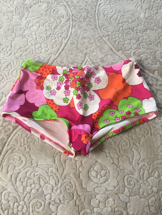 Çiçekli bikini altı