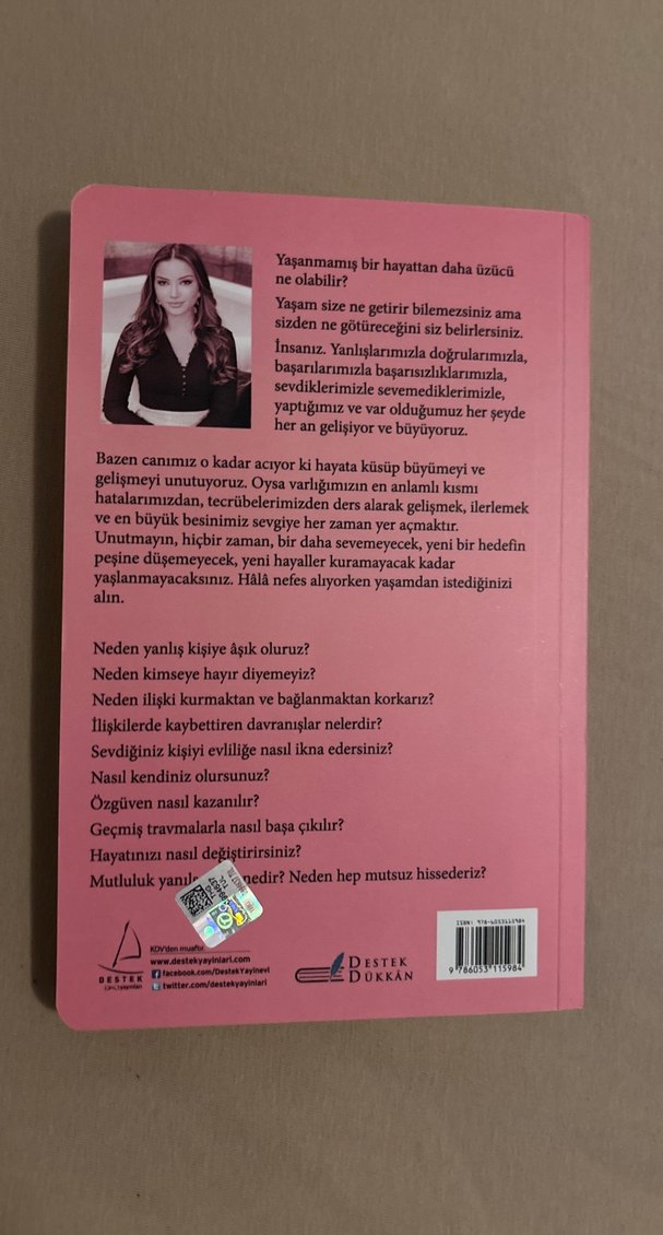 Düştüğünde Kalkarsan Hayat Güzeldir - Esra Ezmeci - Görsel 2