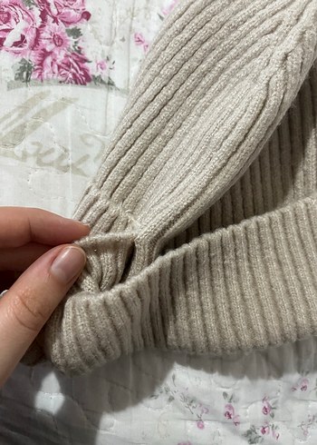 Bej ve Beyaz Triko Kadın Bere - Görsel 4