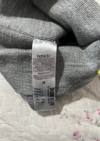 Gri ve Yeşil Kadın Örgü Bere - Görsel 7