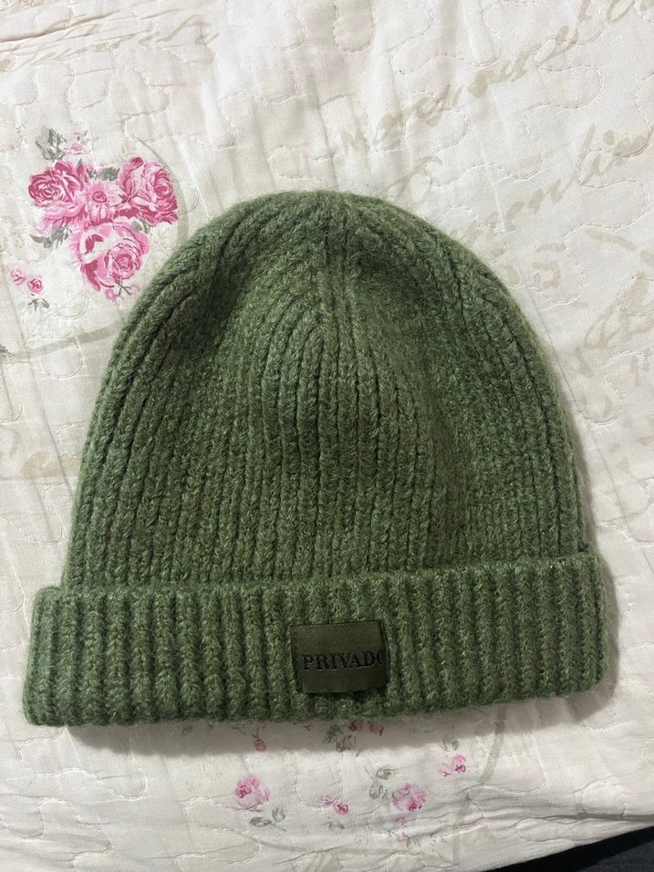 Gri ve Yeşil Kadın Örgü Bere - Görsel 2