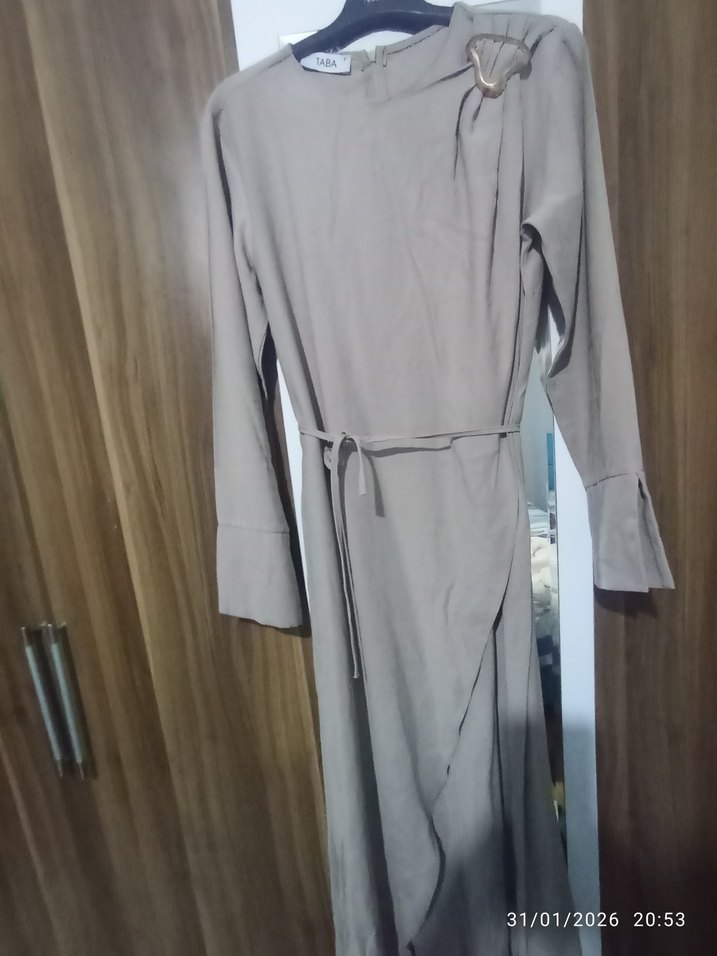 Bej Uzun Kollu Kadın  Elbise - Görsel 3