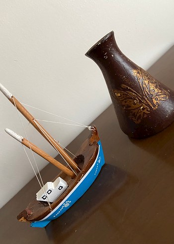 Mavi Ahşap Yelkenli Figür ve Kahverengi Vazo - Görsel 2