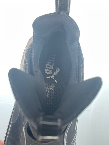 38 Beden siyah Renk Puma Spor Ayakkabı %70 İndirimli.
