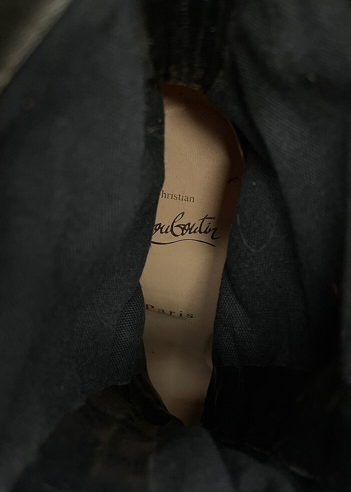 Christian Louboutin Platform %70 İndirimli. - Görsel 4